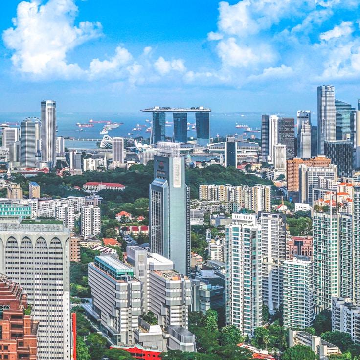 Olivia Carter - Expat family life guide in Canada